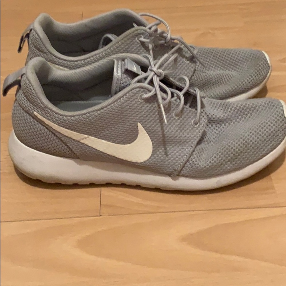 Men’s Nike Running Shoes (Roshe Run Wolf Grey)